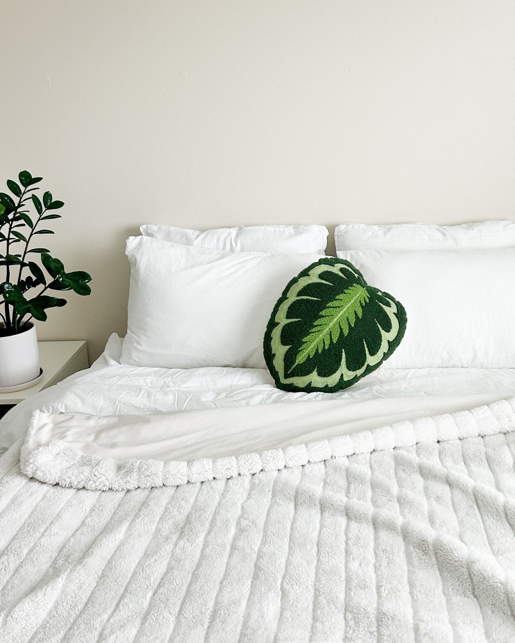 Tufted Calathea Medallion Leaf Pillow - Green Philosophy Co.