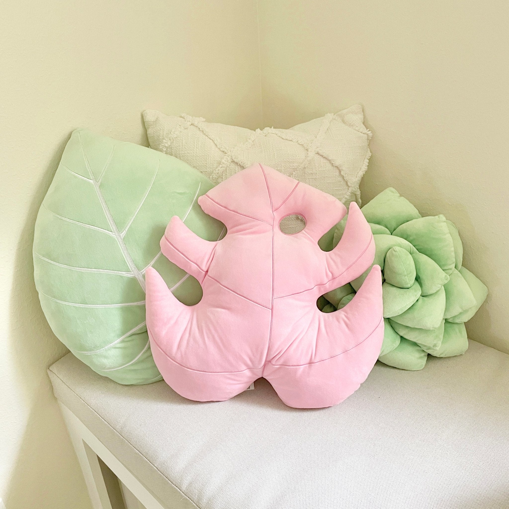 est philodendron pillow Monstera Deliciosa Leaf Pillow